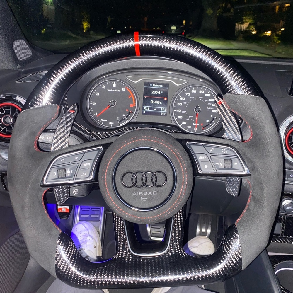 2020 carbon Audi A3 racing steering wheel with carbon paddle shifters - Picture 2 of 8